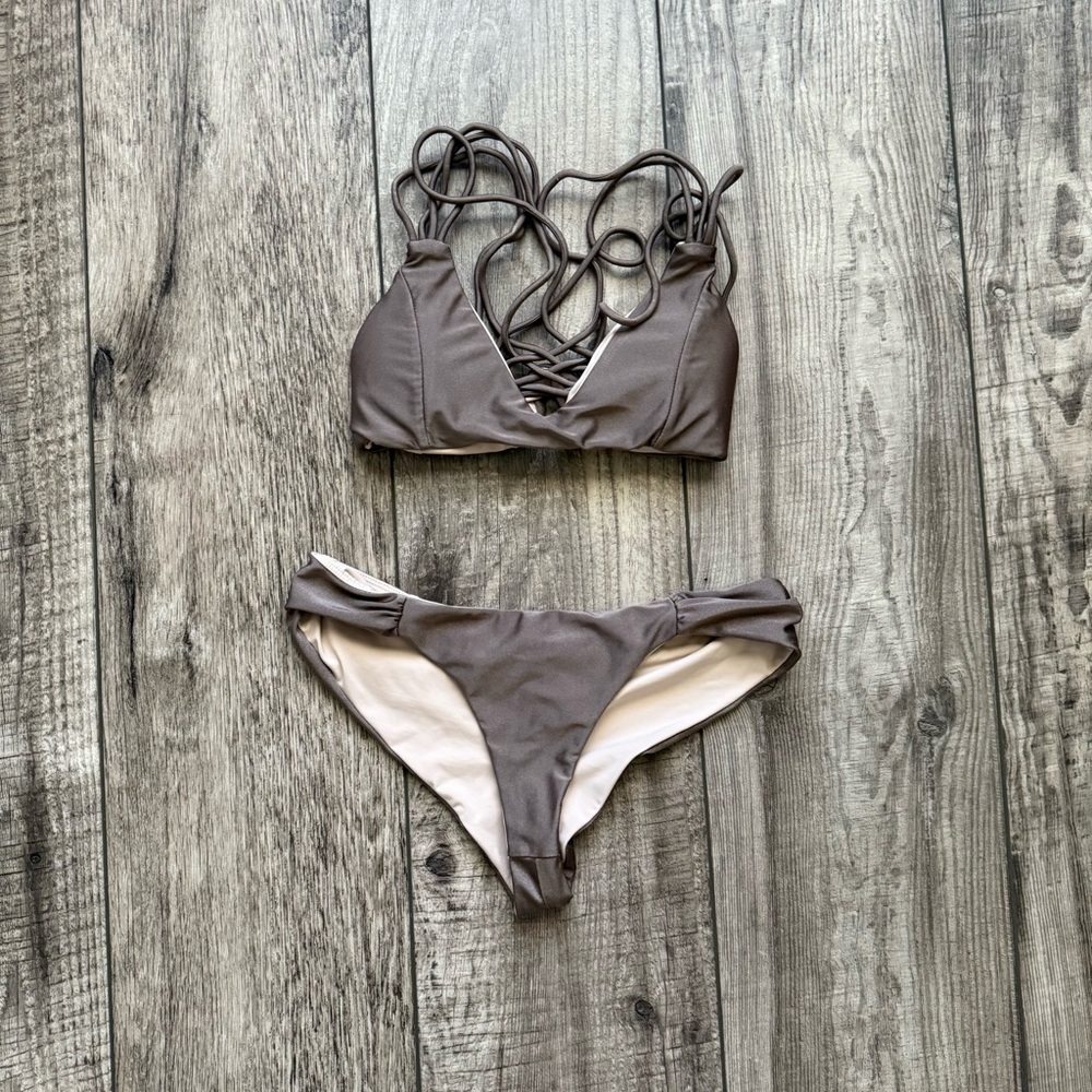 Bronze cheeky bikini